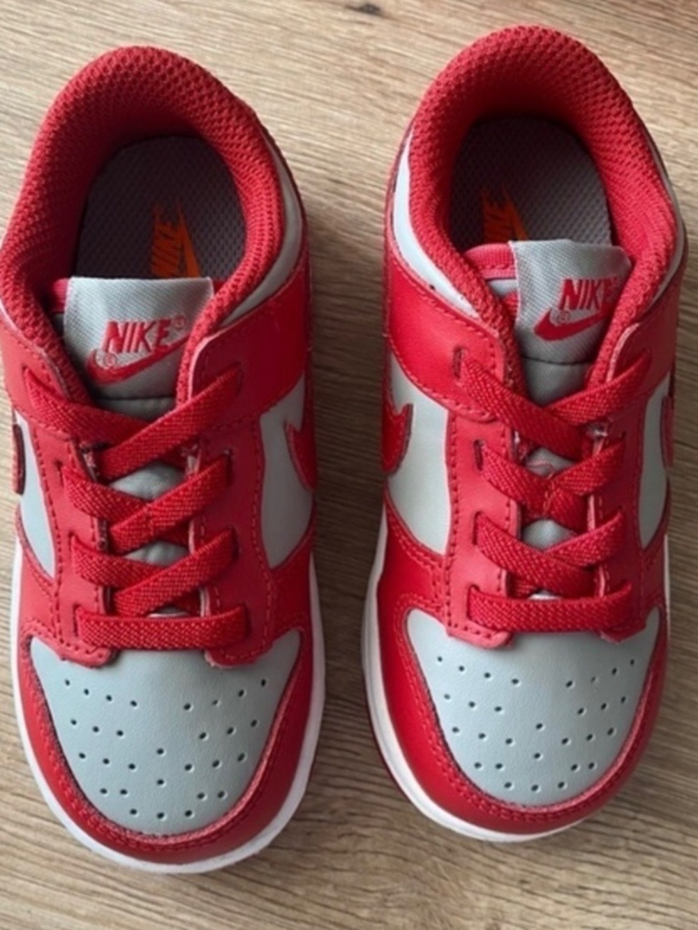 NIB Nike Dunk Low UNLV 8C - Picture 2 of 4